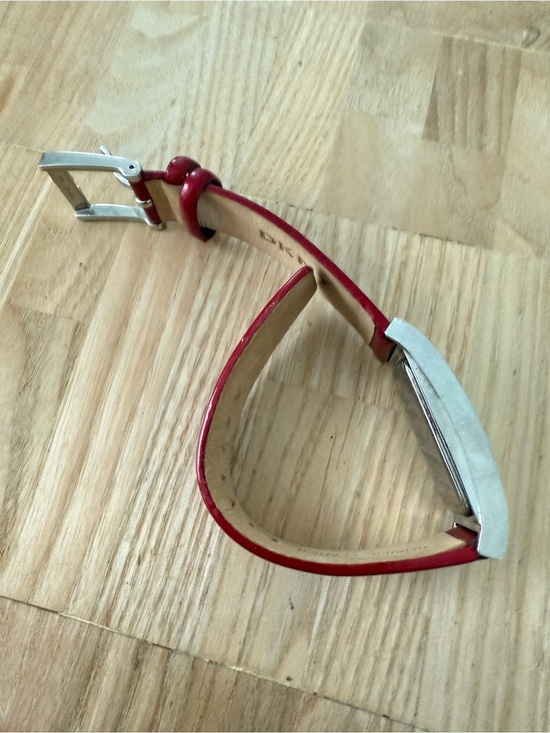DKNY ladies silver tone red leather minimalist watch NEW BATTERY main image 9